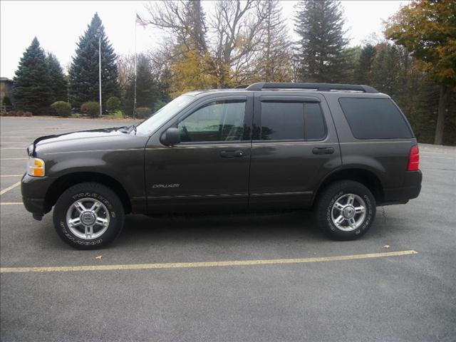 05 Ford Explorer XLT 4X4 3rd Row Seating