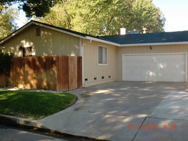 1100ft2 - Two bedroom two bath two car garage