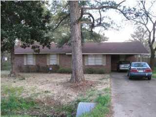1154 Rare and Really Nice Ranch-Style Home in Flora