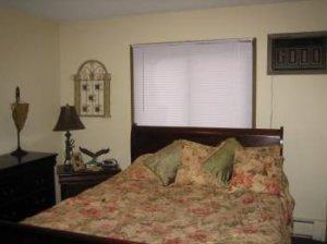 1200 Square ft Student Housing Kirkwood Community College ? Best Location Best Prices