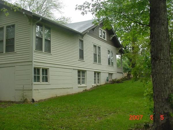 1200ft2 - 3BR 1BA near YMCA in Hickory hide this posting restore this posting