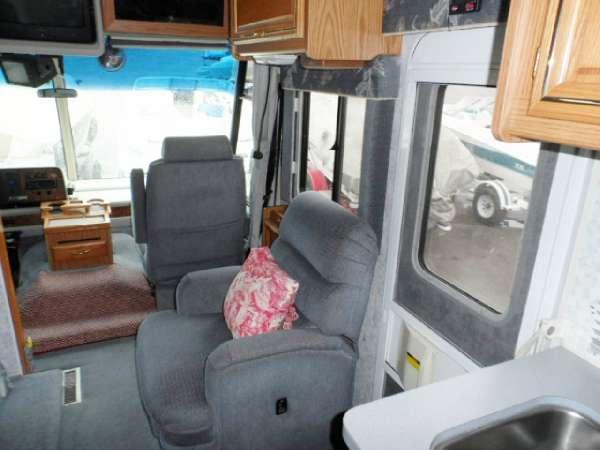 1997 Itasca Suncruiser 34RQ Front Gas