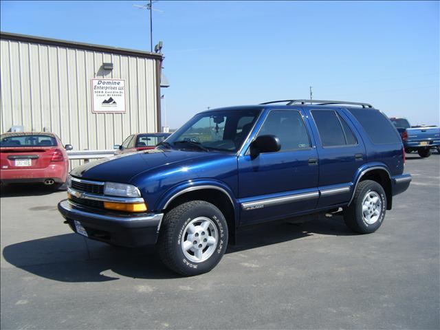 1999 chev blazer 4dr 4x4 low miles financing trade loaded clean `