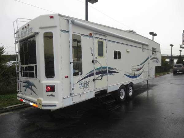 1999 NuWa Hitchhiker-Discovery Fifth Wheel