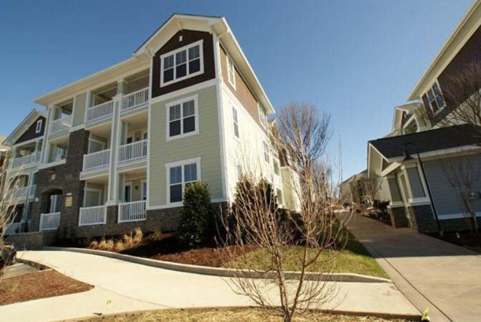 1br 1 bd/1 bath Venue at Cool Springs is a sophisticated garden style community in beautiful Cool Sp...