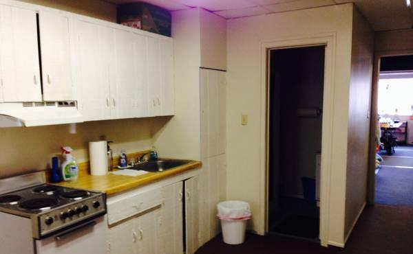 1br 550ft - LARGE 1 bedroom apartment 500/MONTH