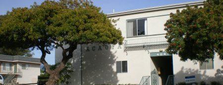 1br Bright upstairs corner unit over carports in an all-electric building. Carport parking!