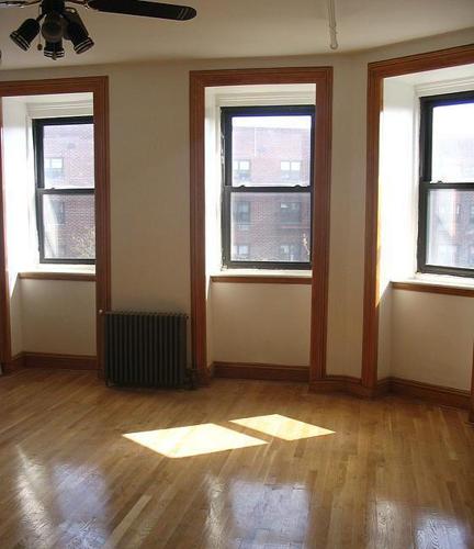 1br House for rent in Brooklyn. Single Car Garage!