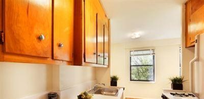 1br Renovated kitchens and bathrooms in selected apartments. Parking Available!