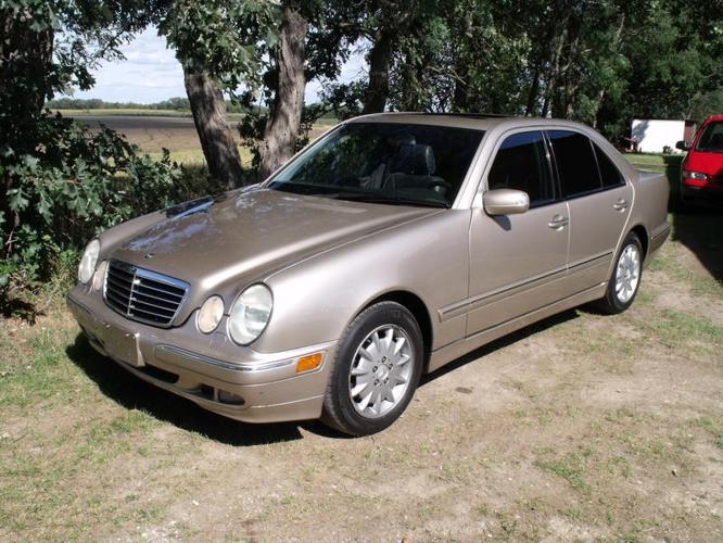 2000 Mercedes Benz E320 V6 Leather Moonroof All The Toys!