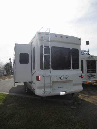 2004 Cameo Carriage Fifth Wheel