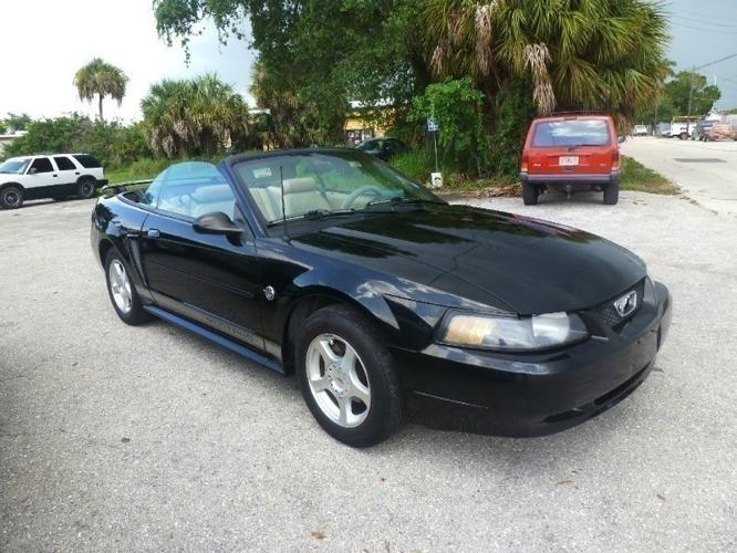 2004 Ford Mustang 2dr Convertible