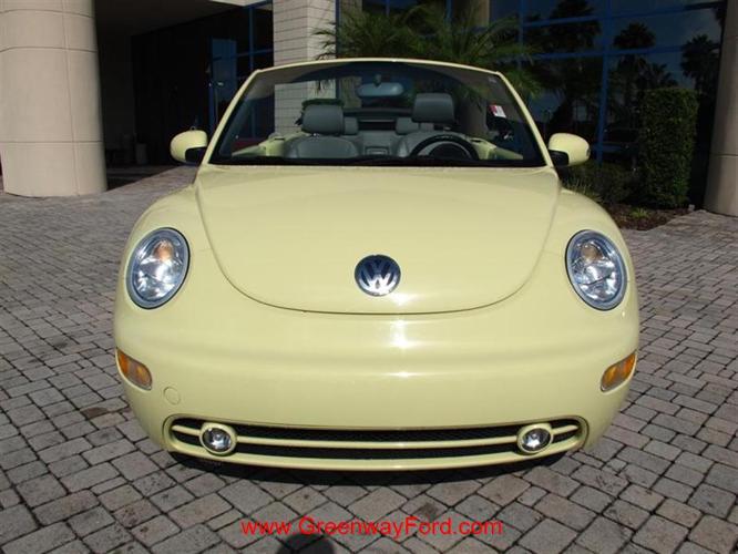2004 Volkswagen New Beetle 2dr Convertible GLS Turbo Auto