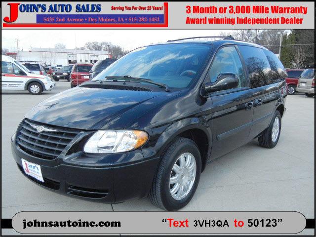 2005 chrysler town and country low mileage 34732 mini van