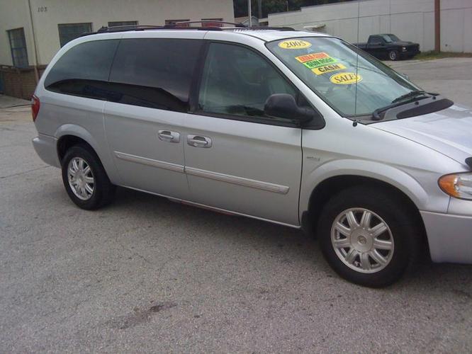 2005 Chrysler Town Country