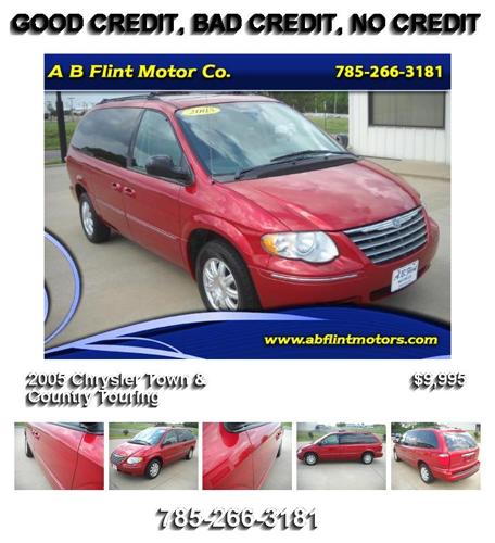 2005 Chrysler Town & Country Touring - Needs New Home