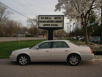 2007 Cadillac Other Base Pearl in Monroe Michigan