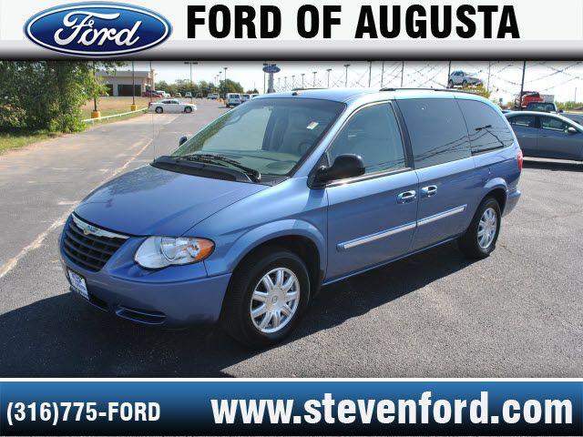 2007 Chrysler Town and country touring 10295C