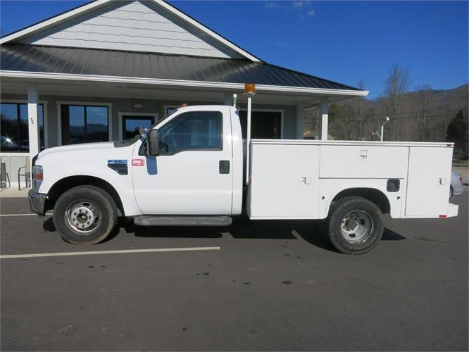 2008 FORD F350 SD 9' UTILITY TRUCK