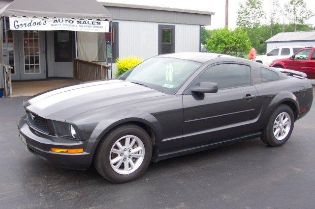 2008 Ford Mustang Deluxe