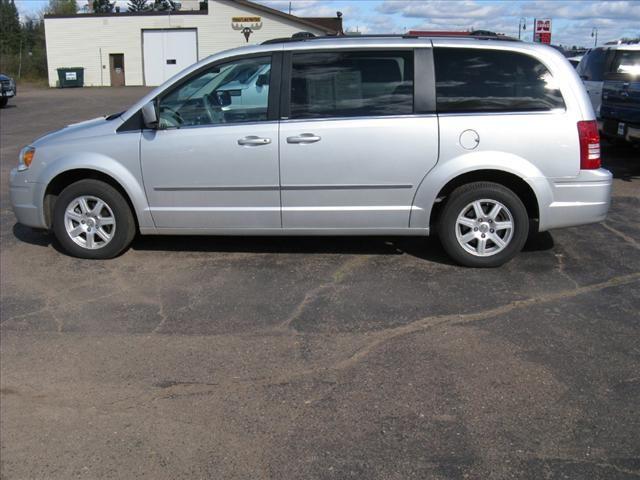 2010 Chrysler Town and country touring 84299