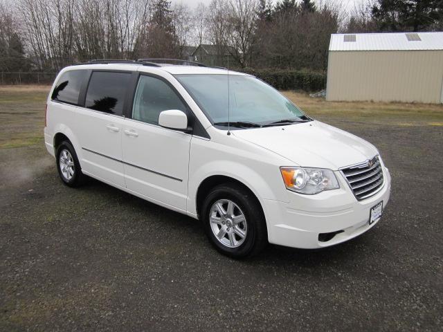 2010 Chrysler Town & country P5709