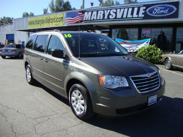 2010 Chrysler Town & country P7334