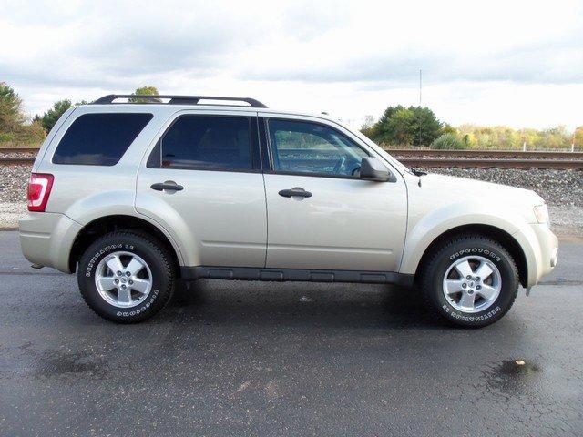 2010 FORD Escape FWD 4dr XLT