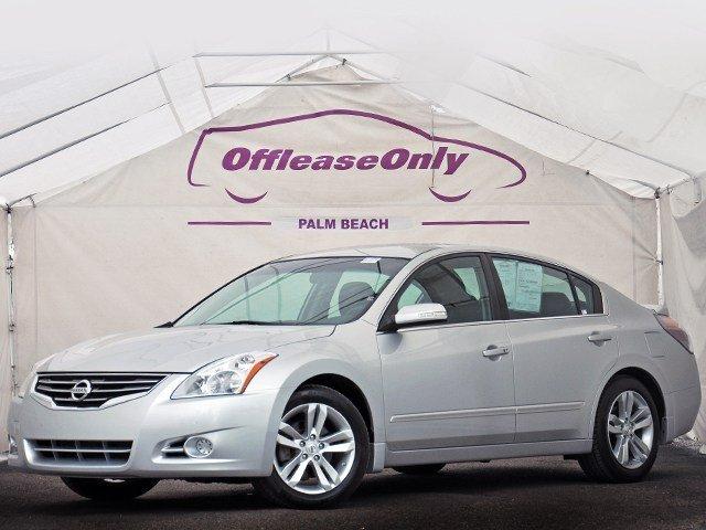 2010 NISSAN Altima 4dr Sdn V6 CVT 3.5 SR TRACTION CONTROL HEATED MIRRORS