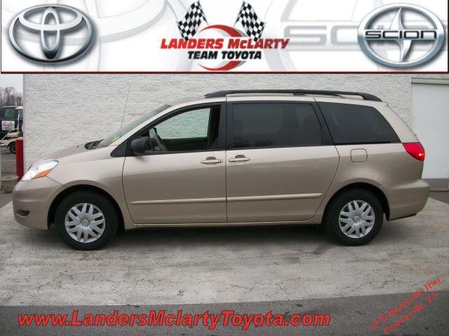 2010 Toyota Sienna le AS323445