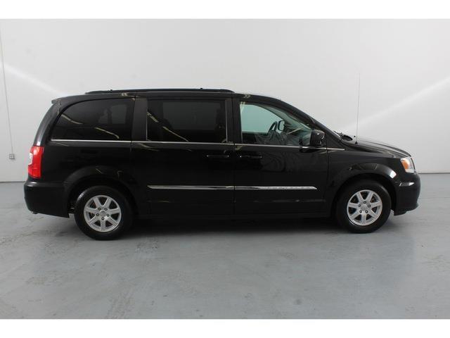 2011 Chrysler Town & Country Touring - 15988 - 65996876