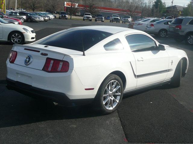 2011 FORD Mustang 2dr Cpe V6