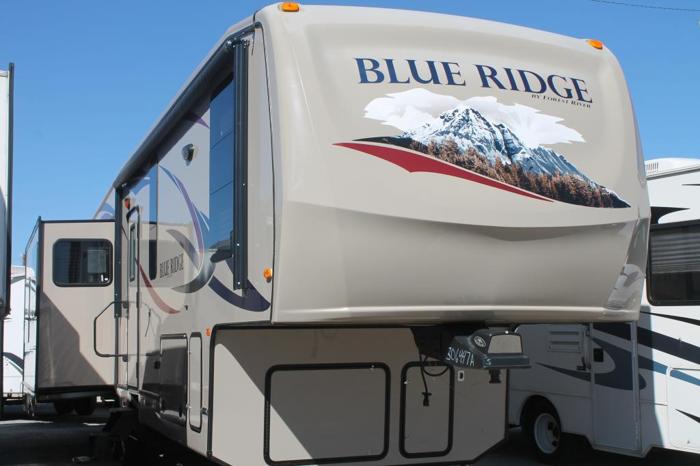 2011 Forest River Blue Ridge Cabin 3600RS