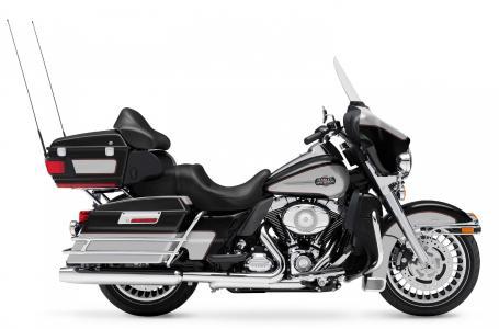 2011 Harley-Davidson FLHTCU