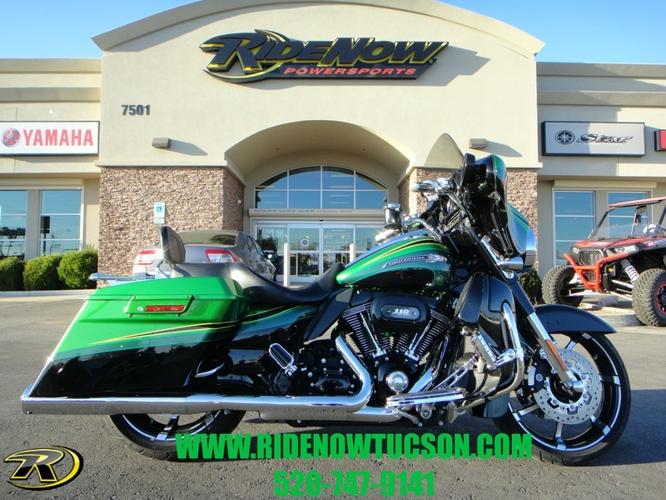 2011 Harley-Davidson FLHXSE2 - CVO Street Glide