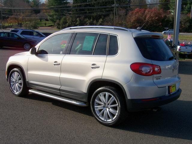 2011 Volkswagen Tiguan SEL
