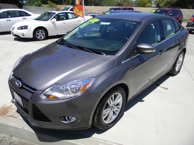 2012 FORD Focus 4dr Sdn SEL