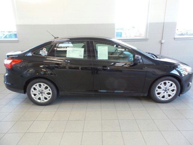 2012 Ford Focus SE 5 speed Ford Certified - 12995 - 47865127