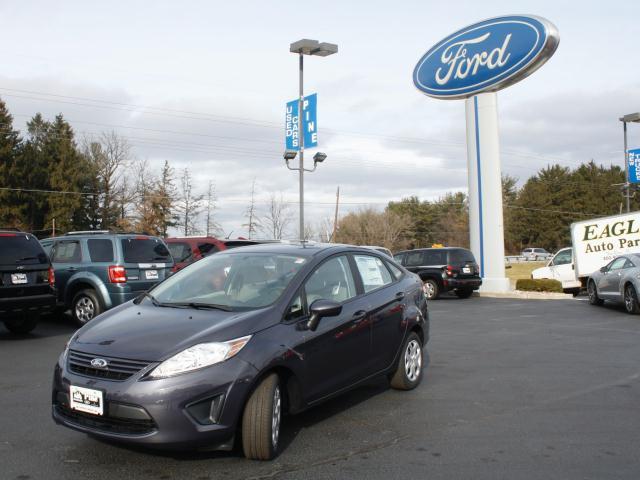 2013 Ford Fiesta 4dr Sdn S