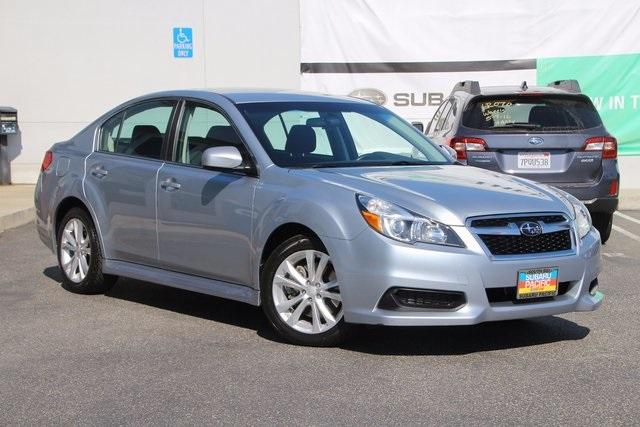 2013 Subaru Legacy 3.6R 4D Sedan