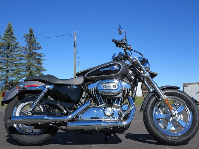 2014 Harley Davidson XL1200C Sportster 1200 Custom - Stock# 830171