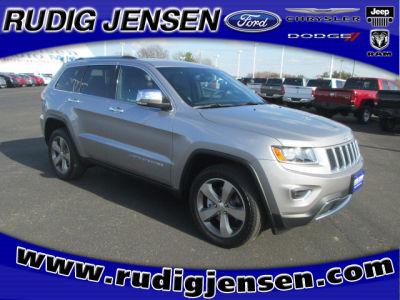 2014 Jeep Grand Cherokee Limited Silver in New Lisbon Wisconsin