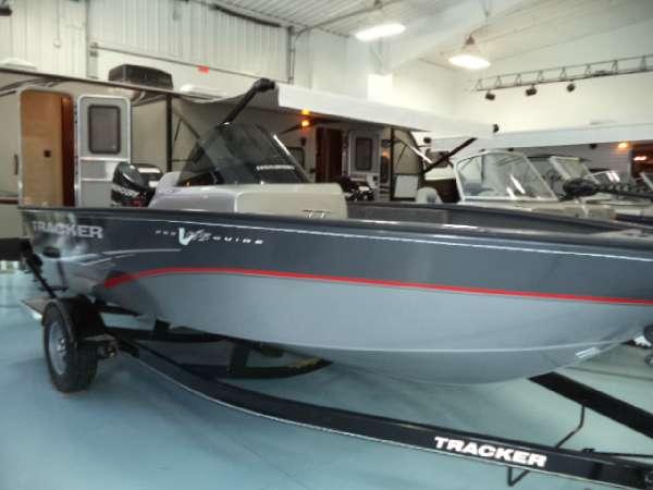 2014 Tracker Pro Guide V-175 SC Fishing