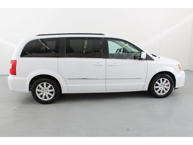 2015 Chrysler Town & Country Touring - 21926 - 65998336