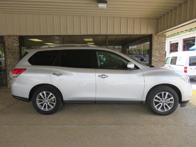 2015 Nissan Pathfinder SV - 25549 - 65919643