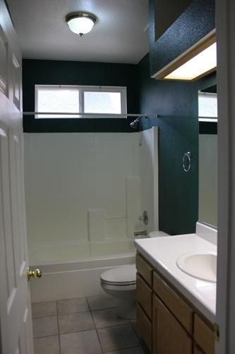 2 bathrooms - Chico - House - must see to believe.