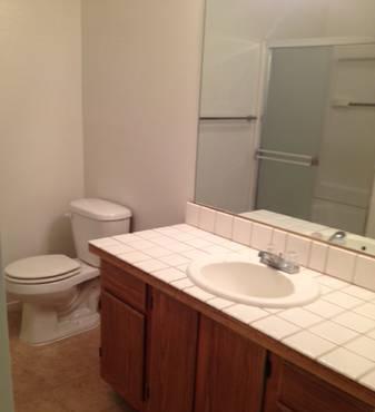 2br 1000ft - 200 OFF MOVE IN-FIREPLACE GARAGE AND WASHER/DRYER INCLUDED