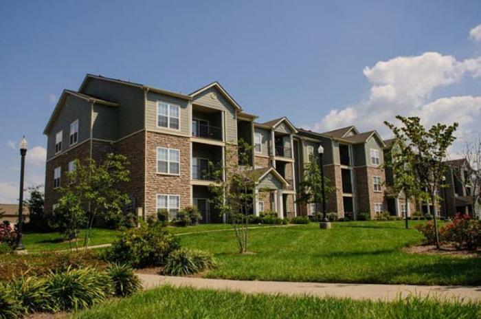 2br 2 bd/1 bath Aventura at Indian Lake Village is Hendersonville's best located apartment community!