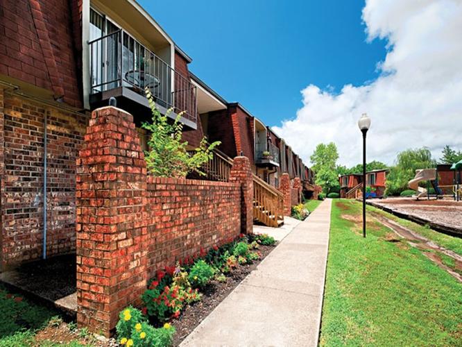 2br 2 bd/2 bath Pet friendly and soon to be smoke free apartments in Nashville with washer/dryer ...