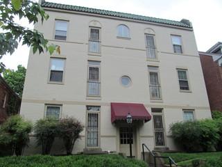 2br 2 BEDROOM APT IN THE MUSEUM DISTRICT! - 3123 W Grace St.